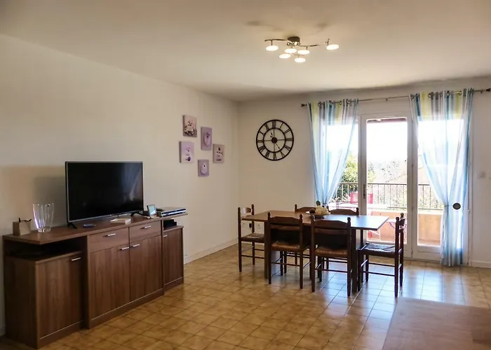 En Bord De 카르쿠에이란느