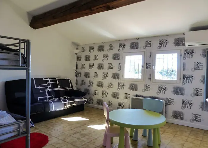 En Bord De 아파트 카르쿠에이란느